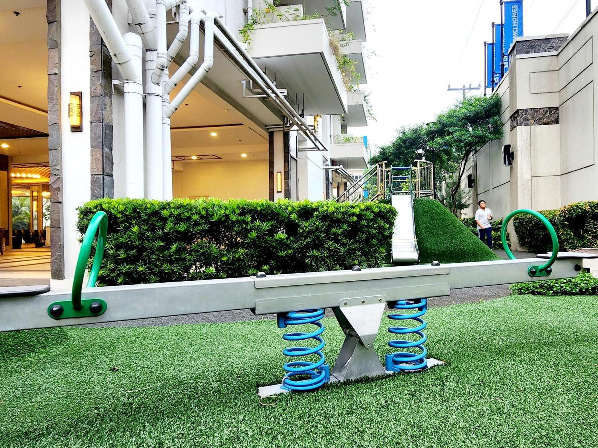 Casa Antonio At Fairway Terraces Family Penthouse 2Br Wi-Fi Nr Golf, Airport, Fort Bgc Manila Exterior photo